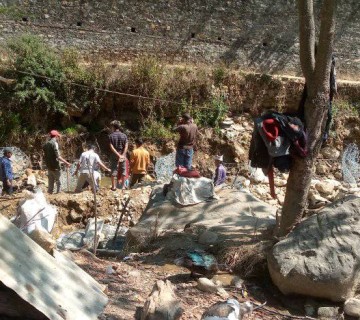 सिम्रुतु खोलामा तटबन्ध निर्माण सुरु 