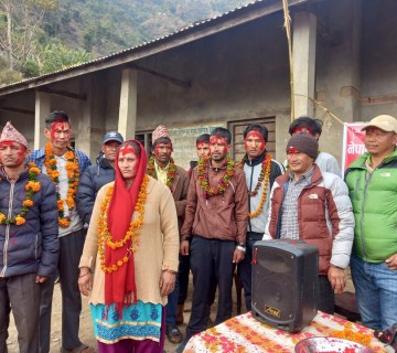 झुला,ठाँटीका ८ जनाले माओवादीमा प्रवेश गरे