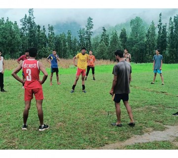 वाईसिएल चौरजहारीद्धारा युवाहरुलाई निःशुल्क भलिबल प्रशिक्षण 