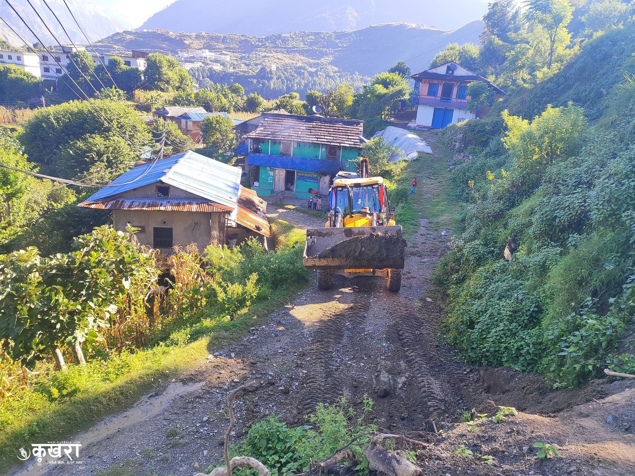 सिस्नेमा ग्रामीण सडक मर्मत सुरु, दसैँ अघि नै सबै सडक मर्मत गरिसक्ने 