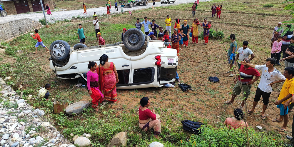 कर्णाली प्रदेश सभा सदस्य कल्याणि खड्का चढेको गाडि दुर्घटना, खड्का सहित ९ जना घाइते 