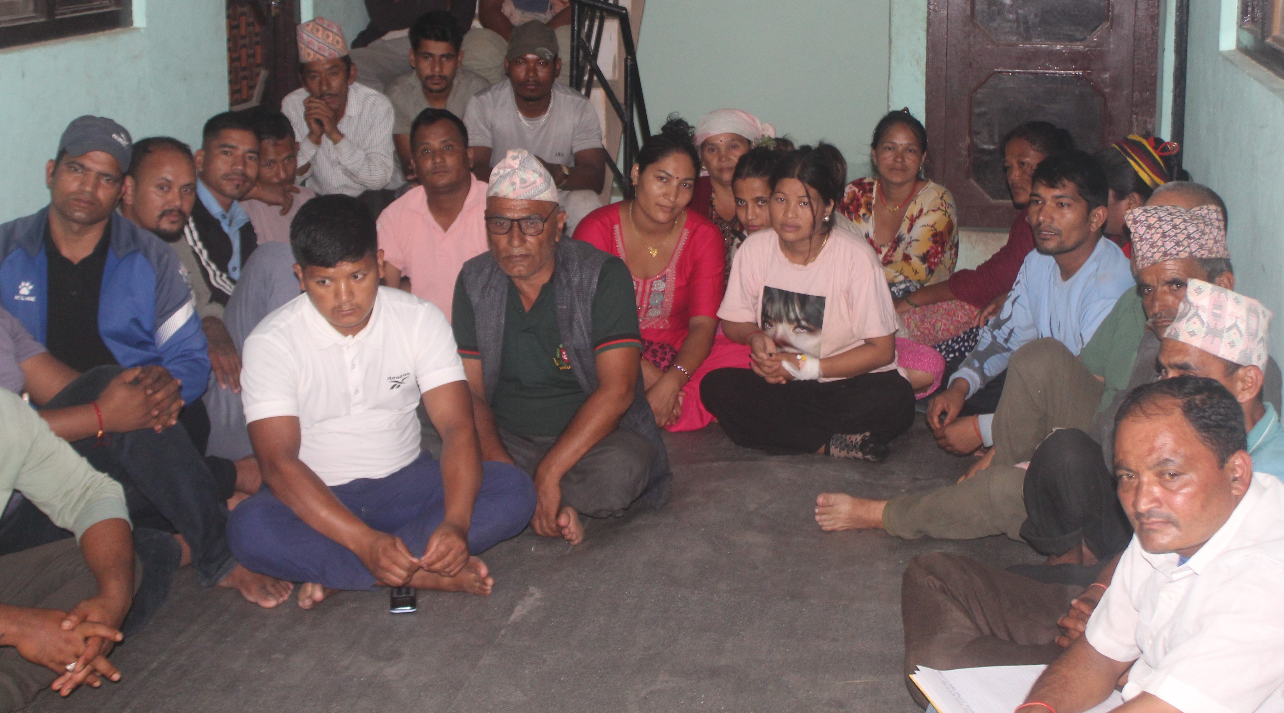 रुकुम उद्योग वाणिज्य संघ :  स्थानीय तहका उद्योगी तथा व्यापारिलाई कर शिक्षा दिँदै