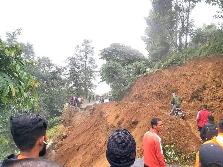 त्रिवेणी ६ राङटेमा अवरूद्ध राप्ती लाेकमार्ग सुचारू